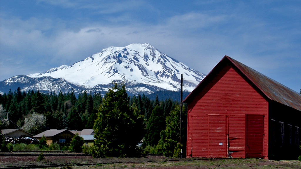 mt-shasta-barn