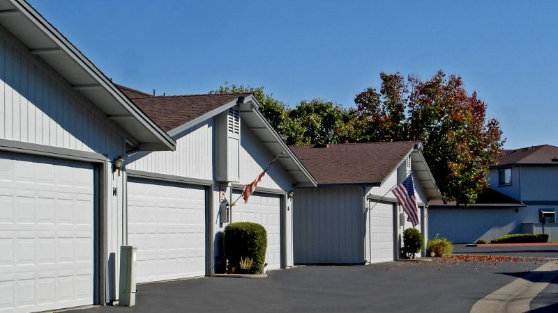 ridgecrest-condos-redding-townhomes-garages