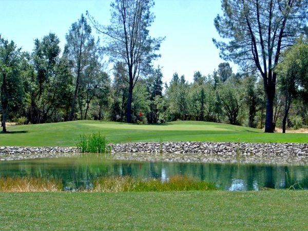 Gold Hills Golf Course, Redding CA - Hole 13 green complex