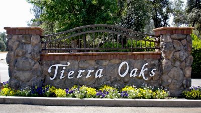 Tierra Oaks Entry Monument