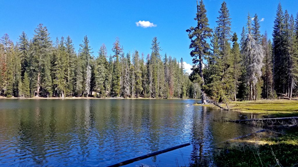 lassen-national-park-summit-lake