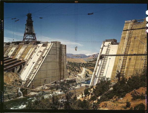 shasta-dam-under-construction