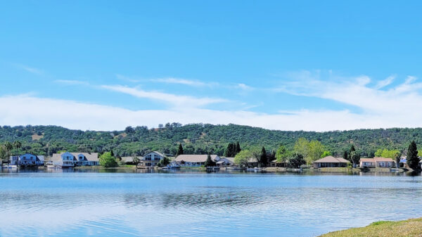 Lake California, Cottonwood CA - Lakefront Homes