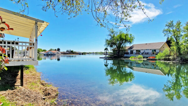 Lake California, Cottonwood CA - Lakefront home on the Lake