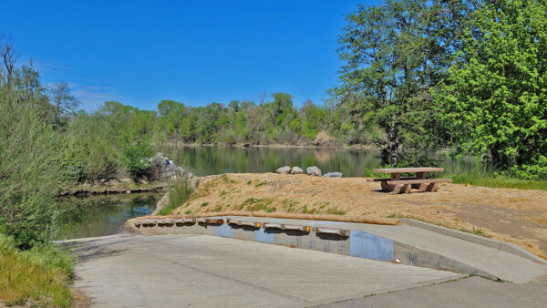 Lake California, Cottonwood CA - Boat launch and Sacramento River