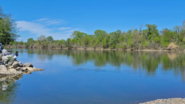 Lake California, Cottonwood CA - Boat launch to Sacramento River